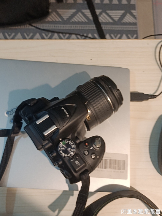 尼康D5300套机，18-55镜头，99新...