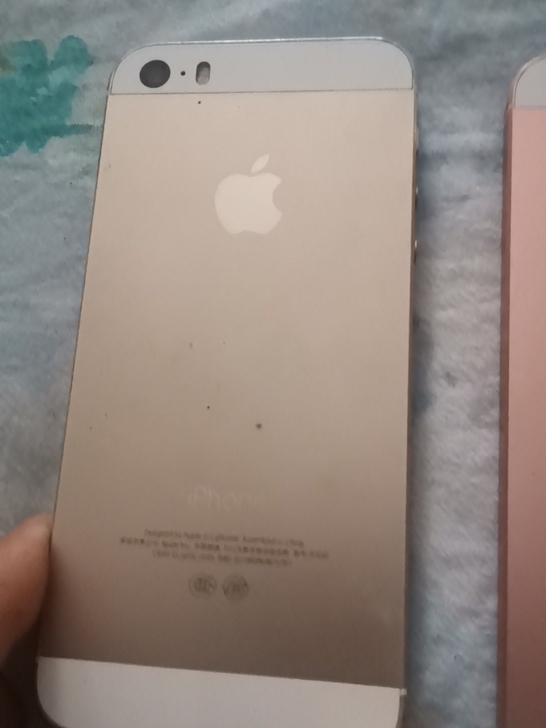 4部苹果手机.4.5.5se.8还是8p忘...