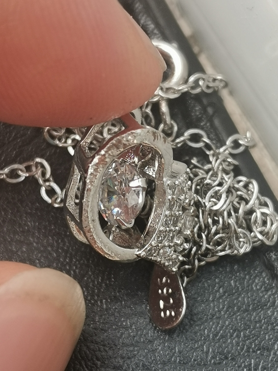 在北京欢乐谷 捡的s925  银色砖石项链...