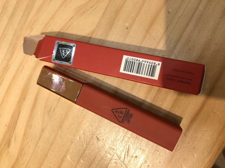 韩国自己入的，瞎买，不过这两个颜色真的好看...