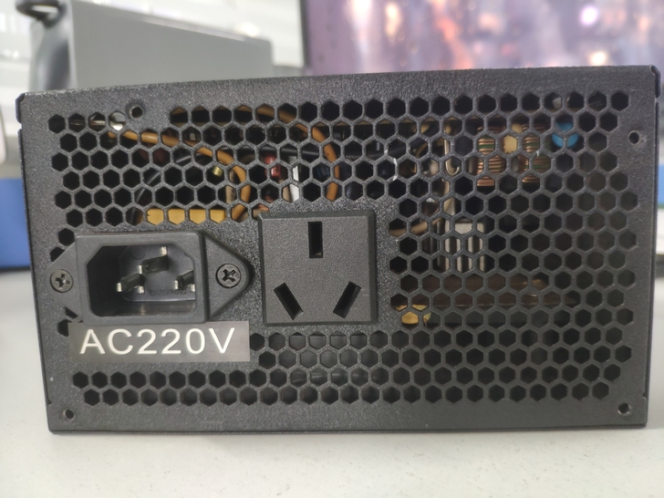 HKC泰坦400标准ATX电源,注意是标准...