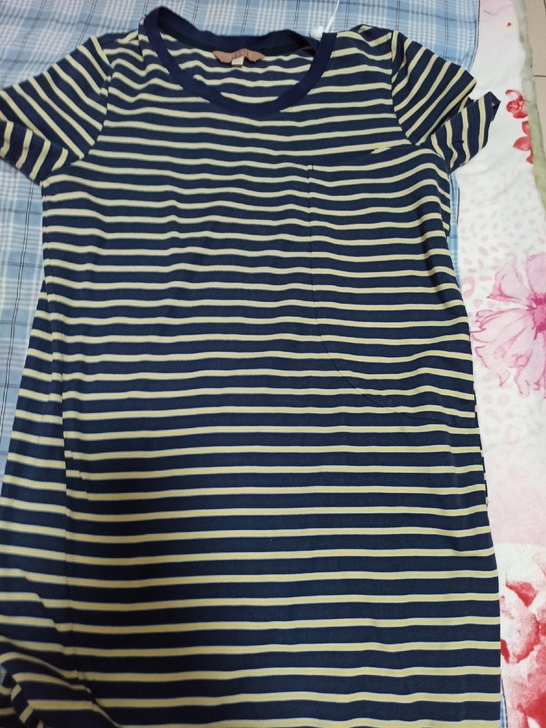 Osnic 条纹运动风连衣裙，购于万达专柜...