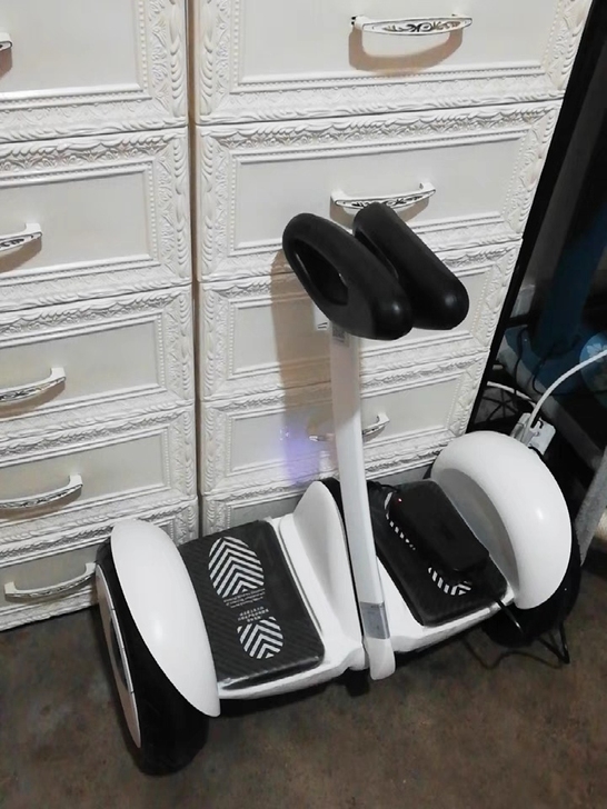 全新魔幻王国小米九号同款平衡车腿控车代步电...