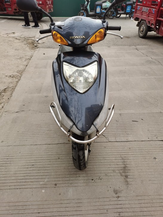 9成新大量二手摩托车踏板车 实体店销售，价...