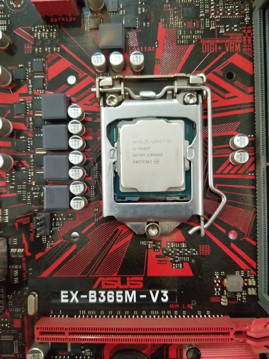 出：9片华硕B365主板，正常拆机使用，包...