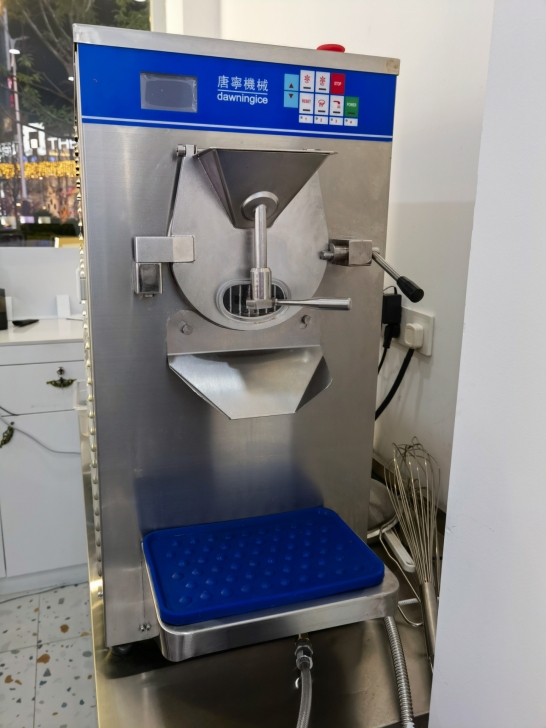 唐宁二手冰激凌机，新店没开业遭遇疫情转让唐...