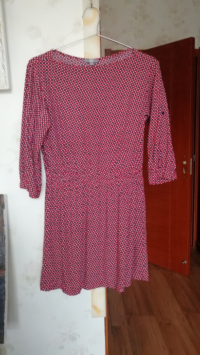 转让一条优衣库碎花裙，超级凉快的裙子，典雅...