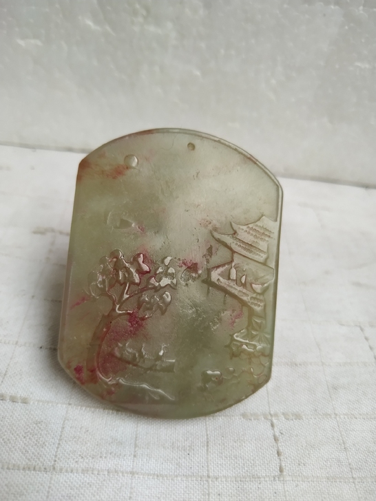 和田玉雕刻的山水画入手渠道：早年家族老前辈...