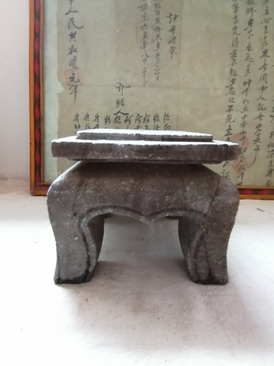 石头底座 石头 闲置物品