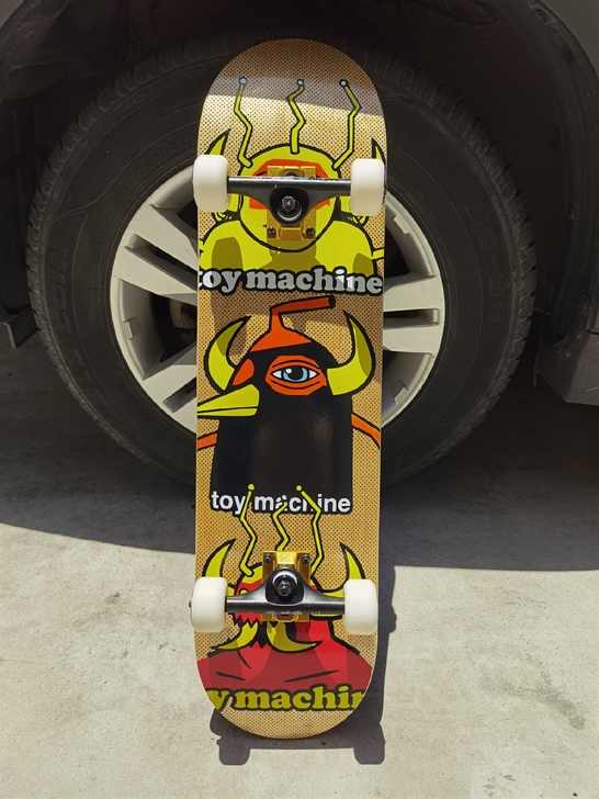 toymachine三个牛头人双翘滑板初学...