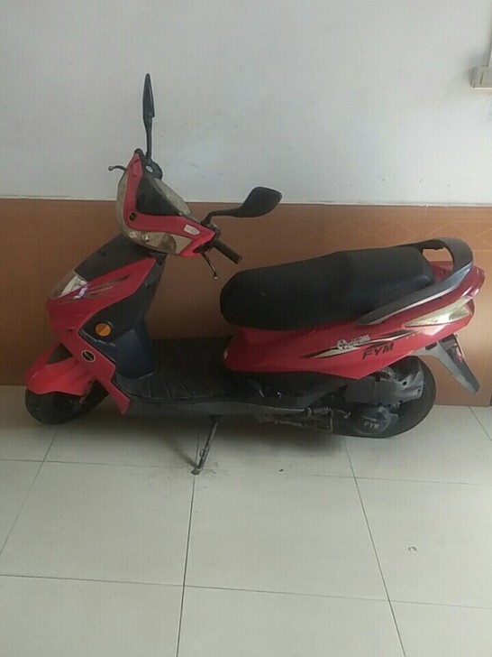 燃油踏板,实用、省油、代步很不错,电瓶和化...