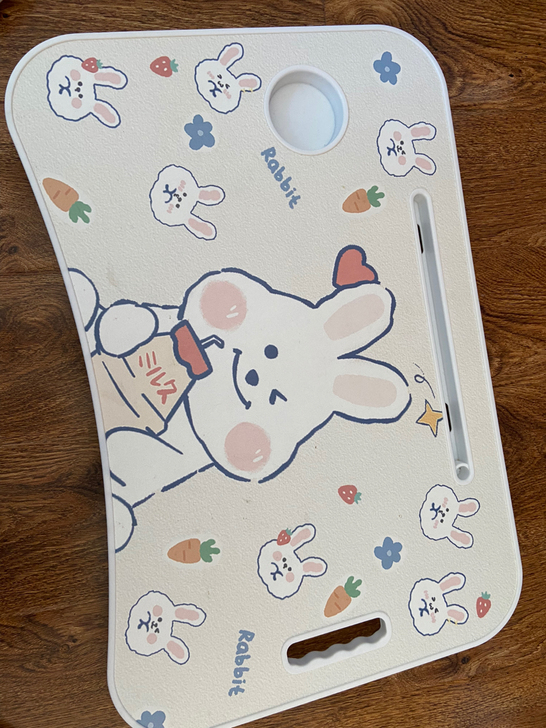 床上、宿舍折叠桌,可以放茶杯插平板或者手机...