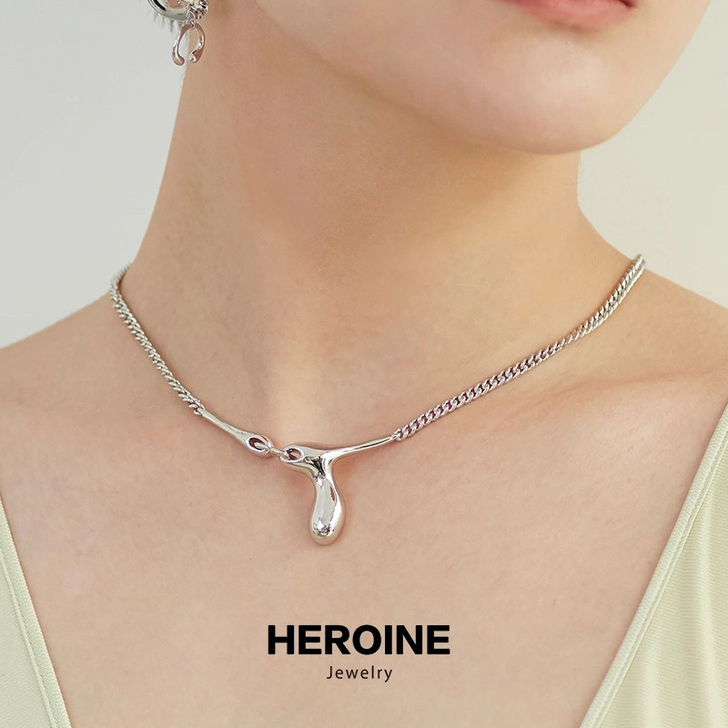 HEROINE 项链 银色光泽链条水滴设计...