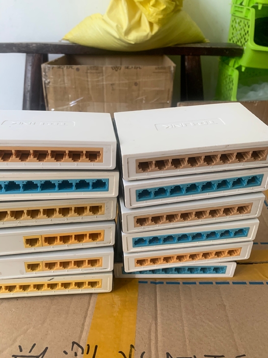 TP-LINK5口8口百兆千兆交换机家用宿...