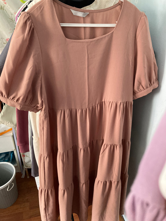 soul方领泡泡袖连衣裙