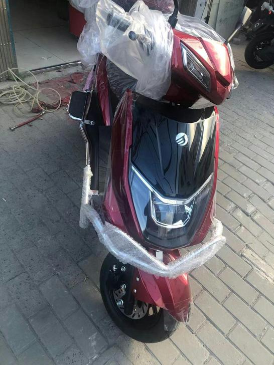 爱玛高品质电动车,全新,可装72_32电池...