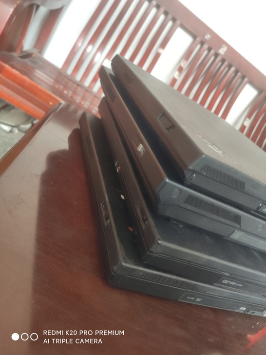 四个联想笔记本电脑  双核的   都能开机