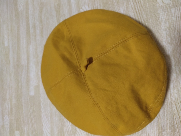 黄色购于实体店，黑色朋友送的，均只用过一次...