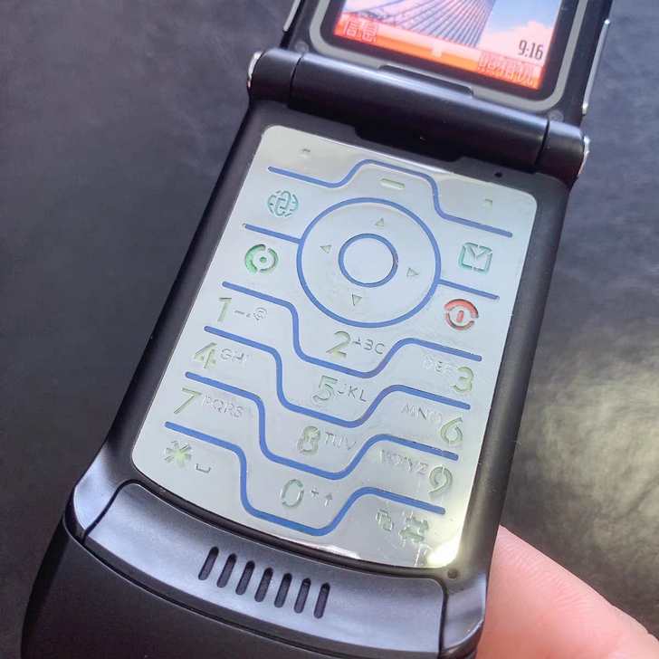 摩托罗拉V3 百分百原装机，别拿市面上的那...