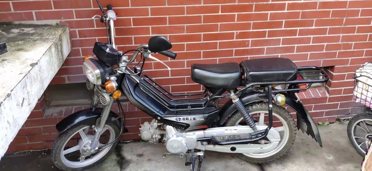嘉陵摩托车一辆低价处理,帮朋友转发的不太懂...