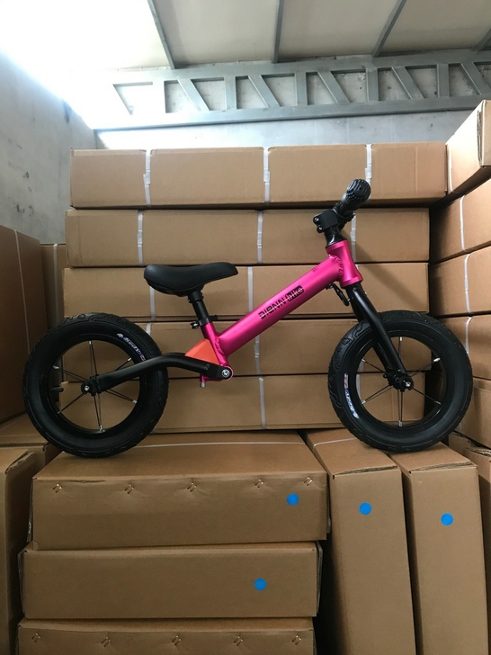 【高品质】迪恩侬出口欧美儿童平衡车，铝合金...