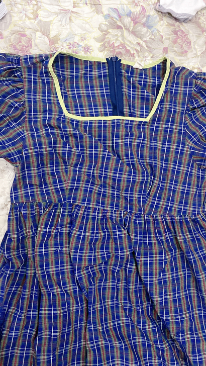 复古格子连衣裙 上身很好看  穿过两三次