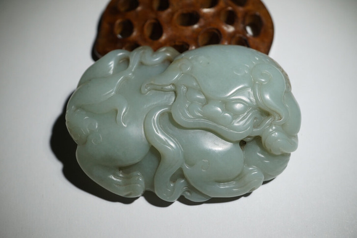 老库存和田玉 狮子戏球 档次高 带扣 香港...