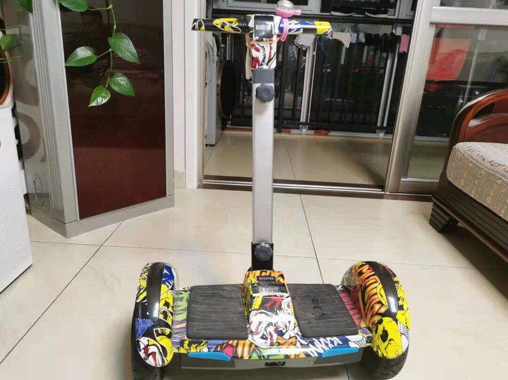 洋明充电平衡车