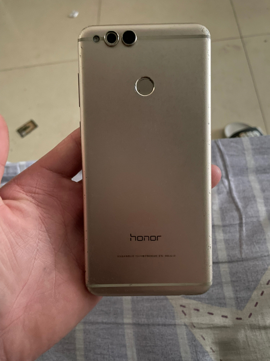 荣耀7x手机 手机闲置很久了是我姐之前用的...