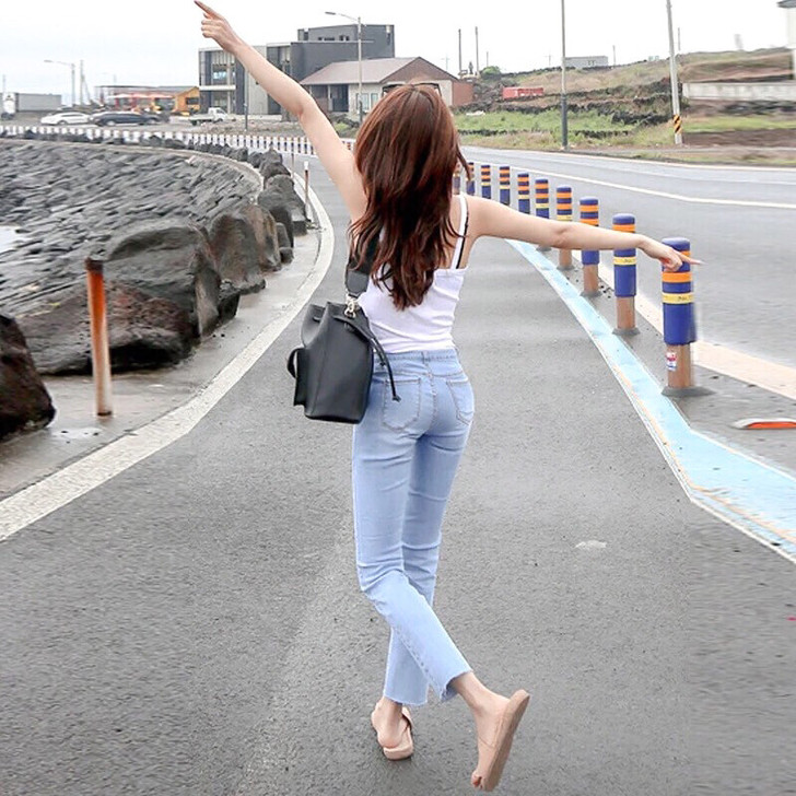 韩国浅蓝色直筒牛仔裤2021新款百搭裤子弹...