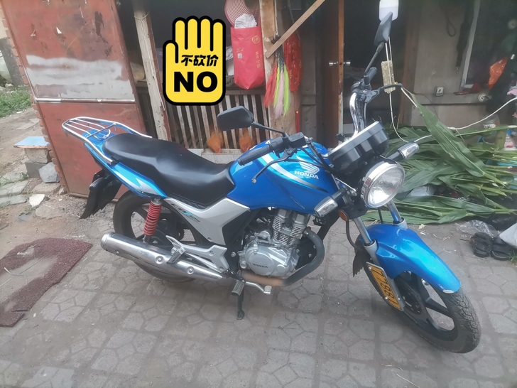 个人出售二手新大洲本田摩托车。车况嘎嘎好，...