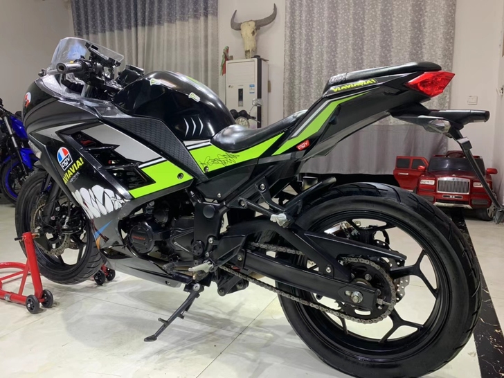 鲨鱼川崎款小忍者，时表179公里，准新车状...