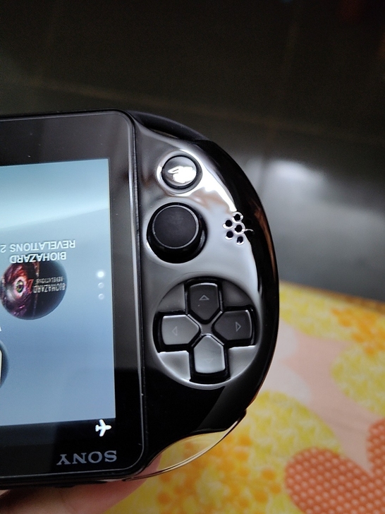 索尼psv2000，黑色国行，个人自用，有...