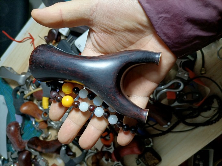 扁皮弹弓链子小叶紫檀，微瑕，用ab胶补填后...