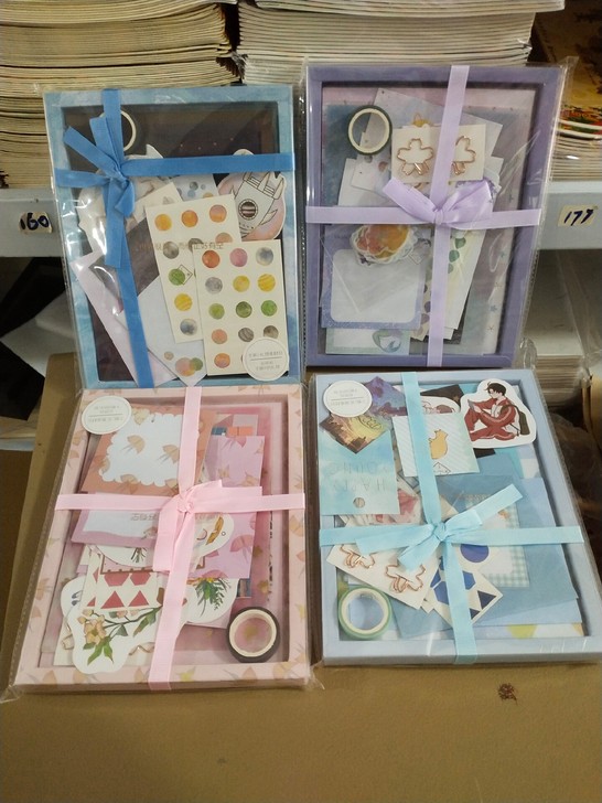 半价包邮，全新未拆封笔记本套装手账本女生日...