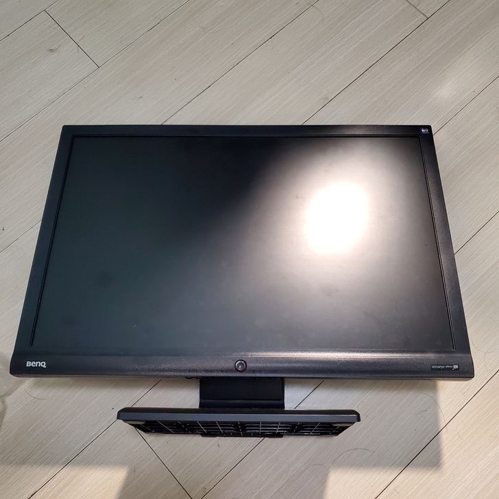 自用明基 22寸宽屏显示器