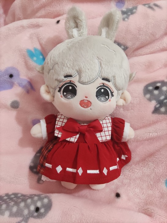 出肖战属性娃娃，现货原价出20cm咩咩兔，...