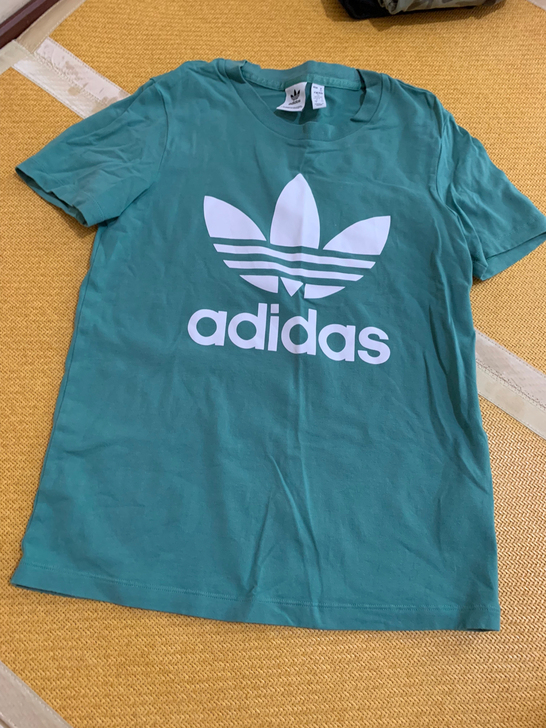 阿迪达斯三叶草系列