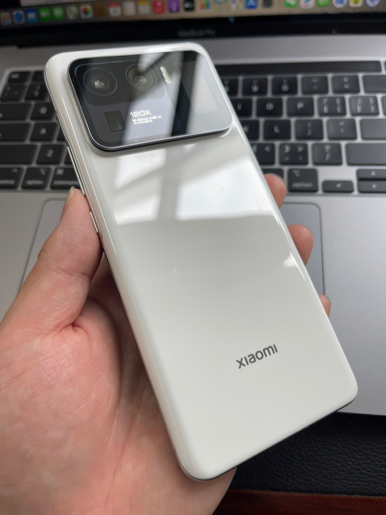 小米11u，12+256，成色多少有些小痕...