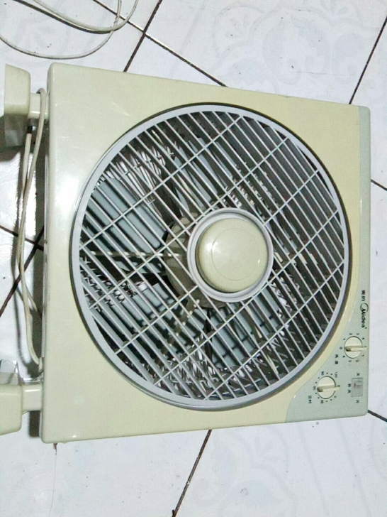 美的纯铜电机电风扇，4档调速，风大静音，1...