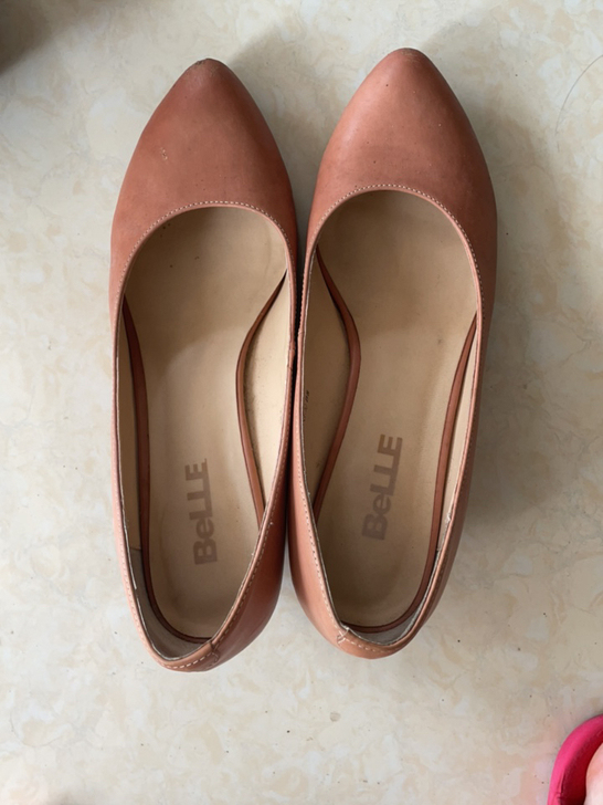 百丽坡跟小高跟裸色真皮女鞋