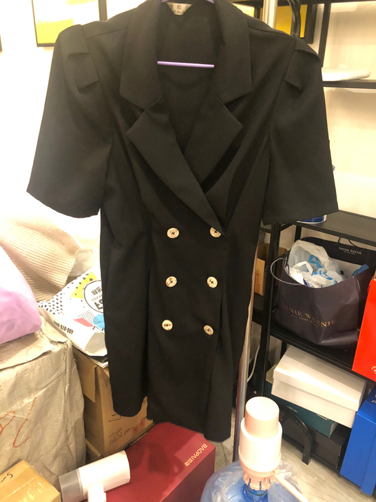 连衣裙，s码，因本人衣物太多，低价出售