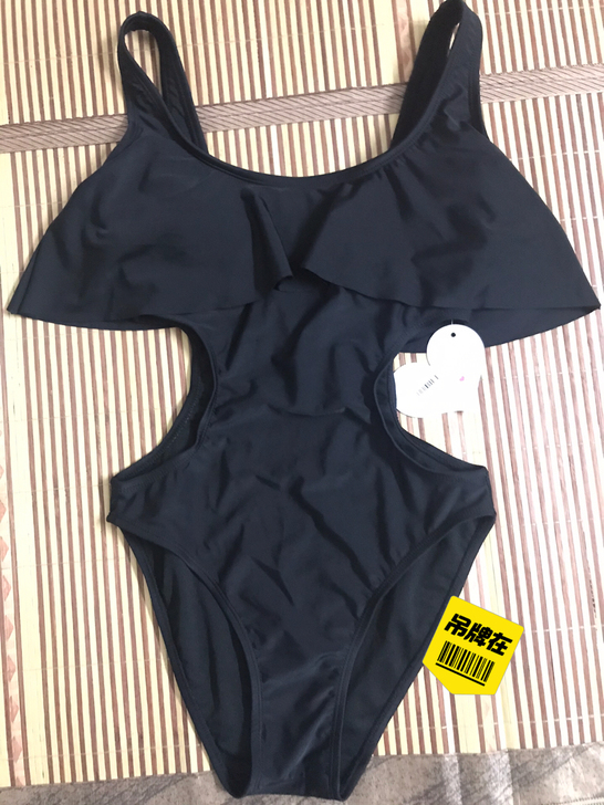 全新，英国时尚品牌，荷叶边性感泳衣。28元...