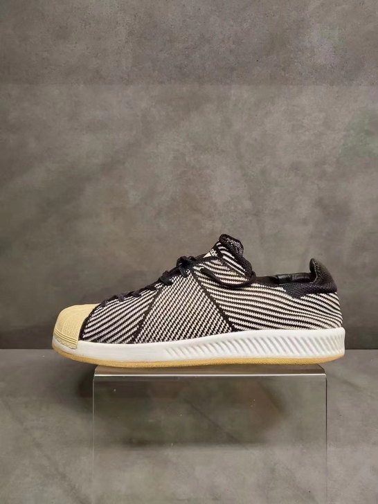 二手男鞋休闲板鞋42码68元 阿迪达斯/A...