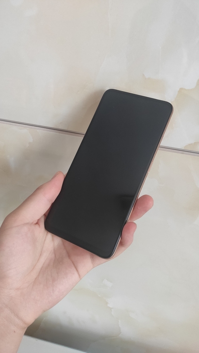 realme X，8加128版本，手机使用...