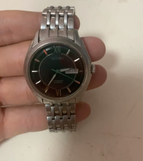西铁城机械表 当时买的2300多 外面收的...