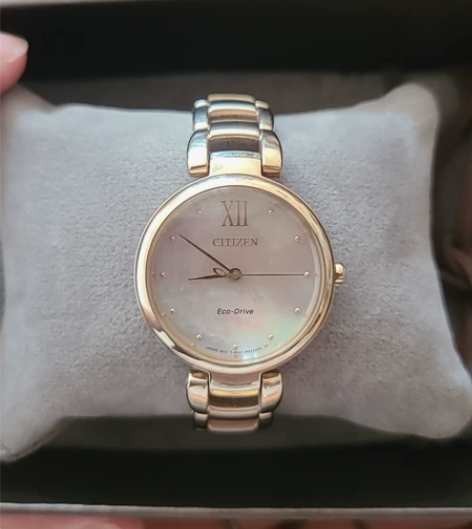 西铁城日本官方正品贝母表盘光动能时尚腕表小...