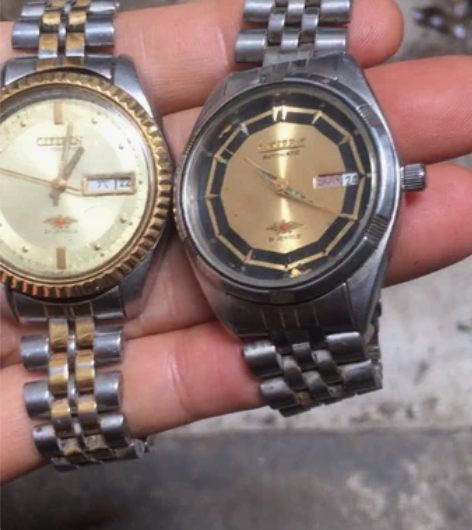 两个日本原装西铁城自动星期日历手表，一个行...