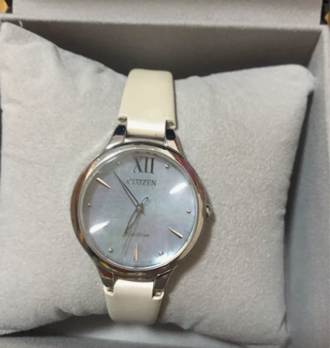 西铁城光动能女生手表,京东自营旗舰店购入,...