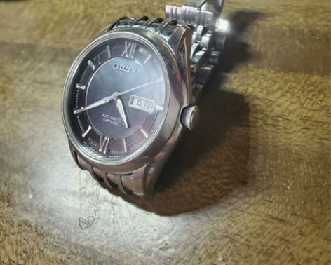 西铁城机械手表 保养良好,镜面无明显划痕。...